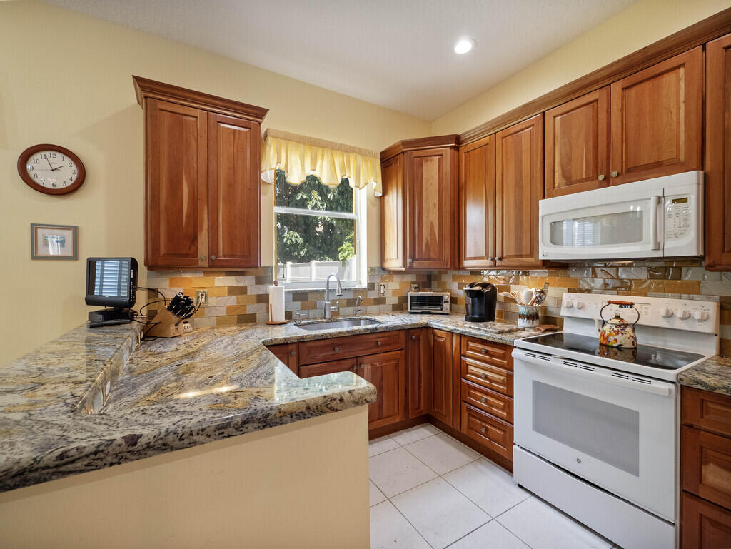 CYPRESS WOODS 2, SUMMER CHASE - Residential