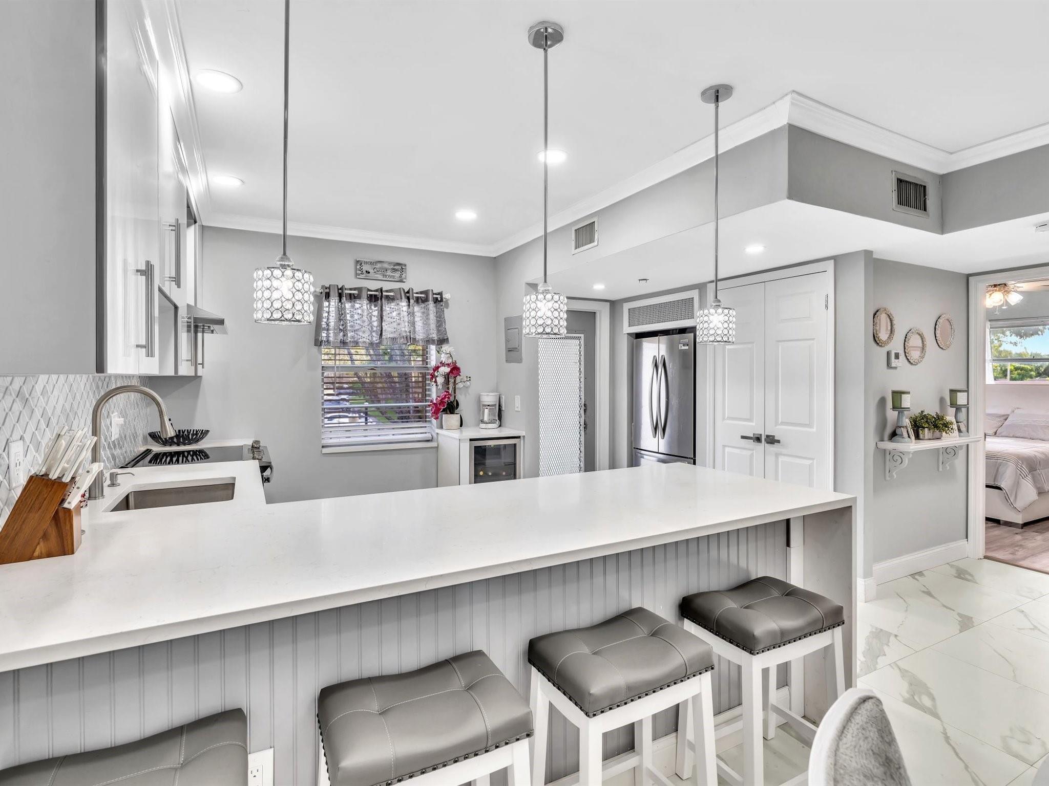 371 NW 76th Ave 201