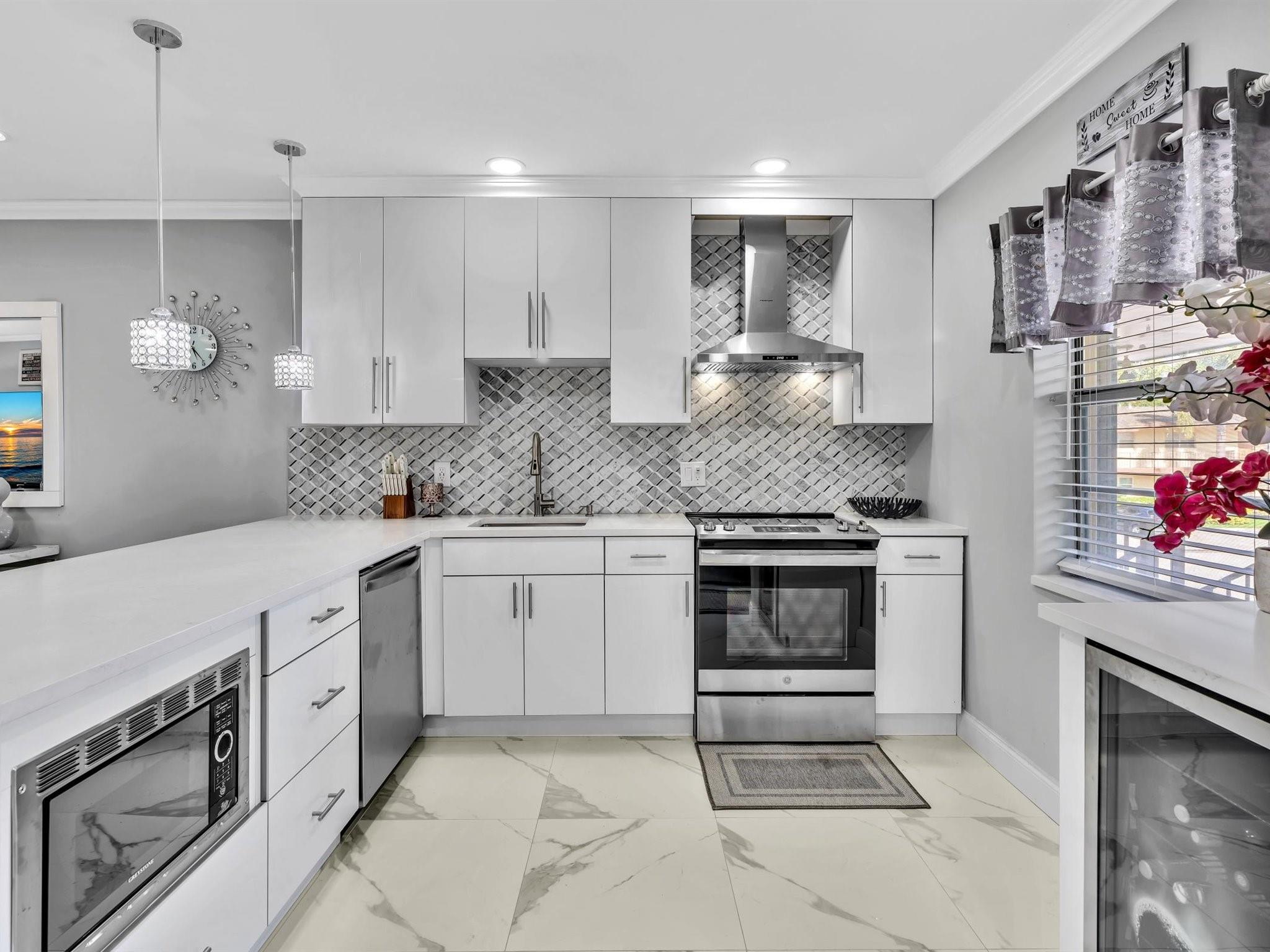 371 NW 76th Ave 201