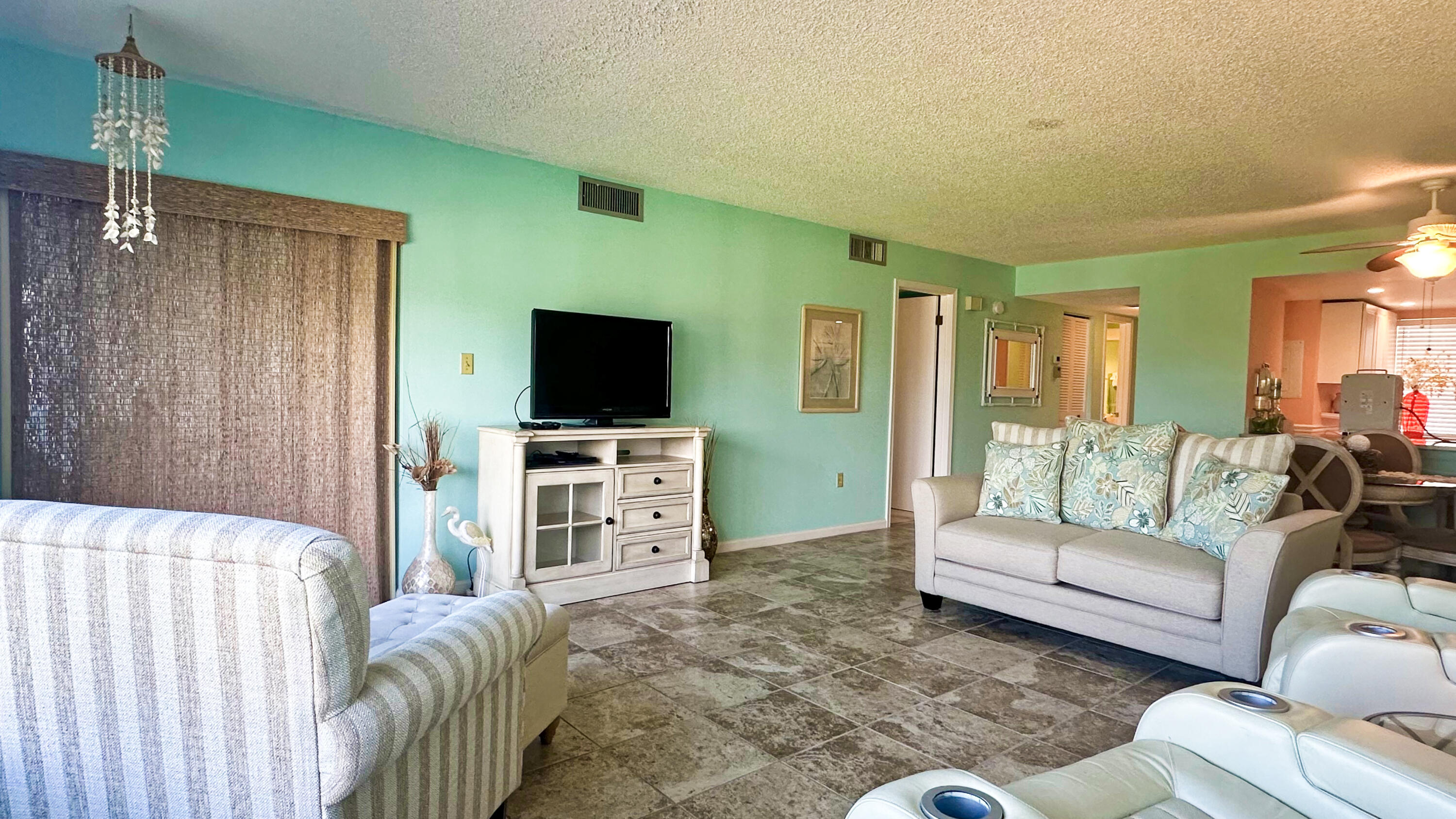 CATAMARAN ll CONDOMINIUM - Residential