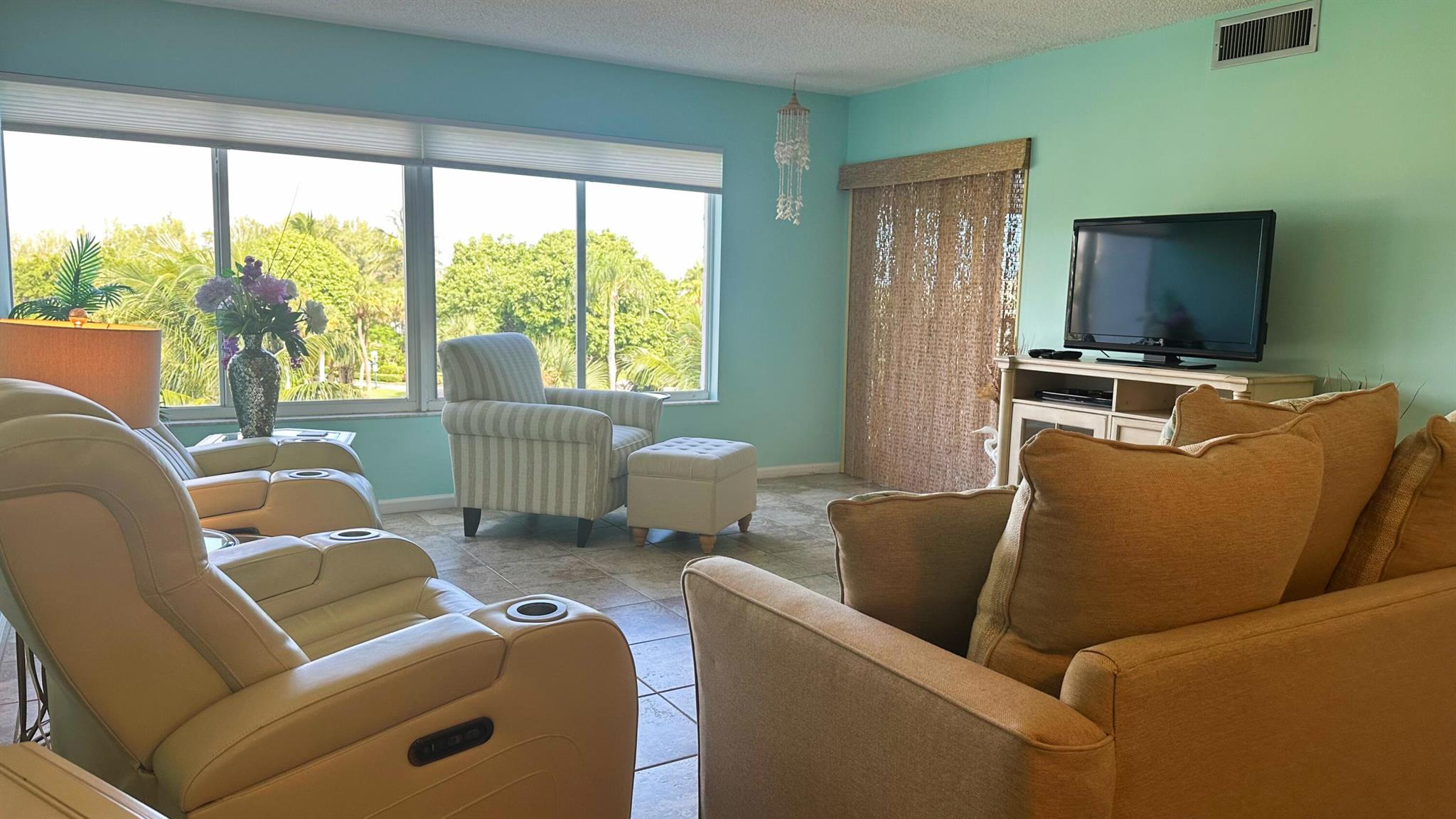 CATAMARAN ll CONDOMINIUM - Residential