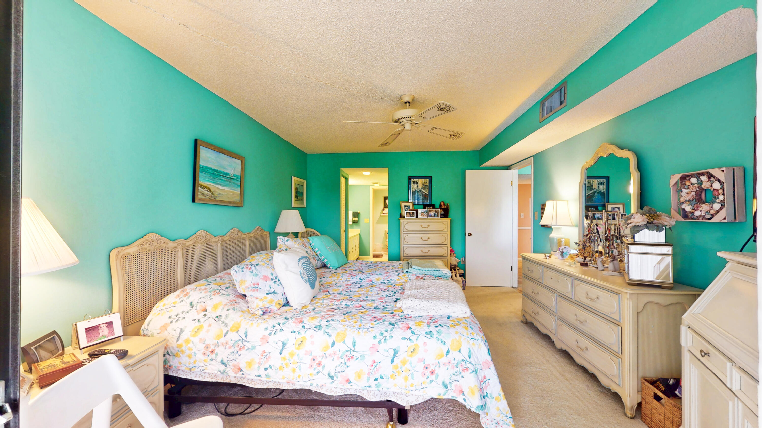 CATAMARAN ll CONDOMINIUM - Residential