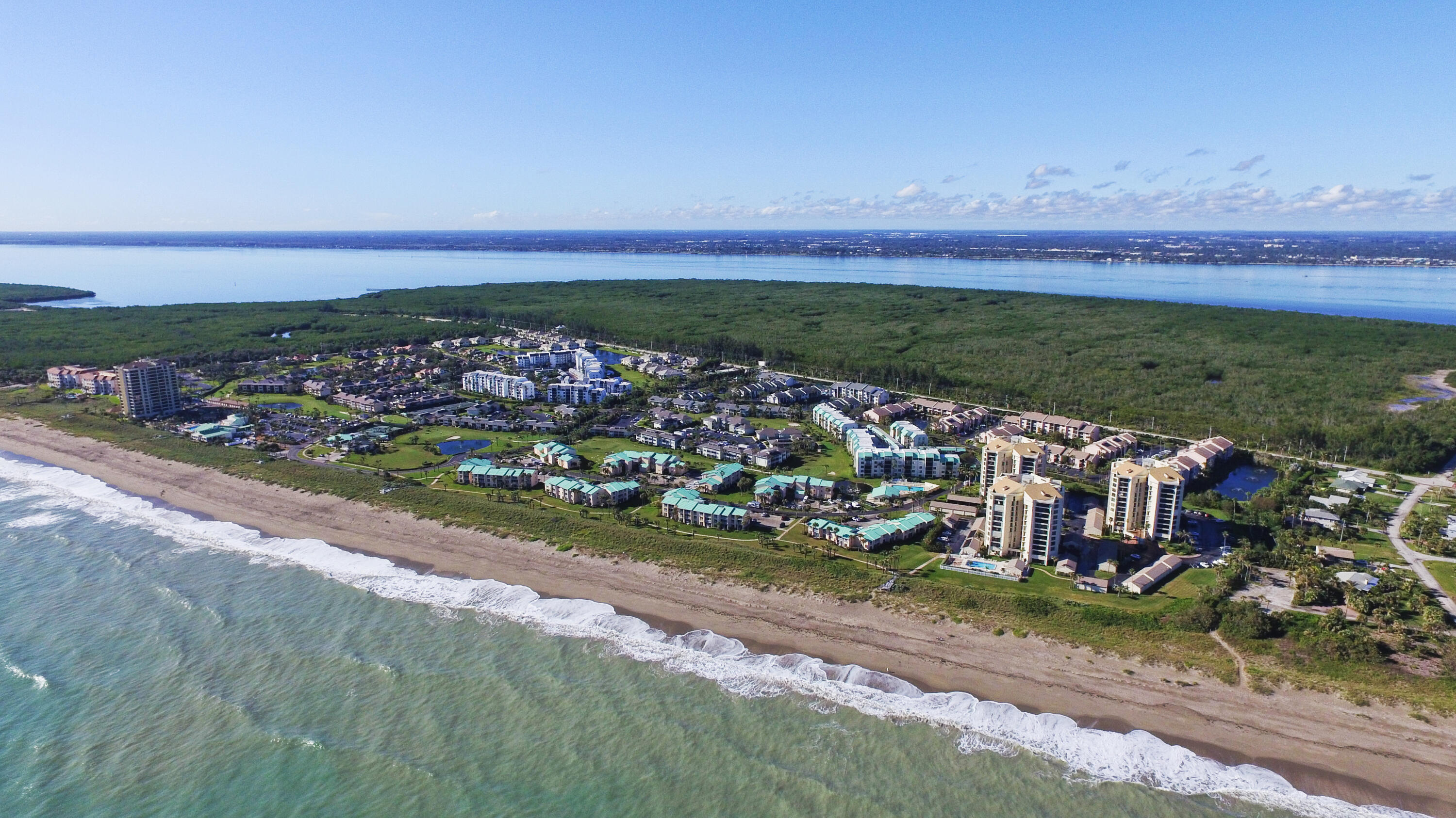 CATAMARAN ll CONDOMINIUM - Residential