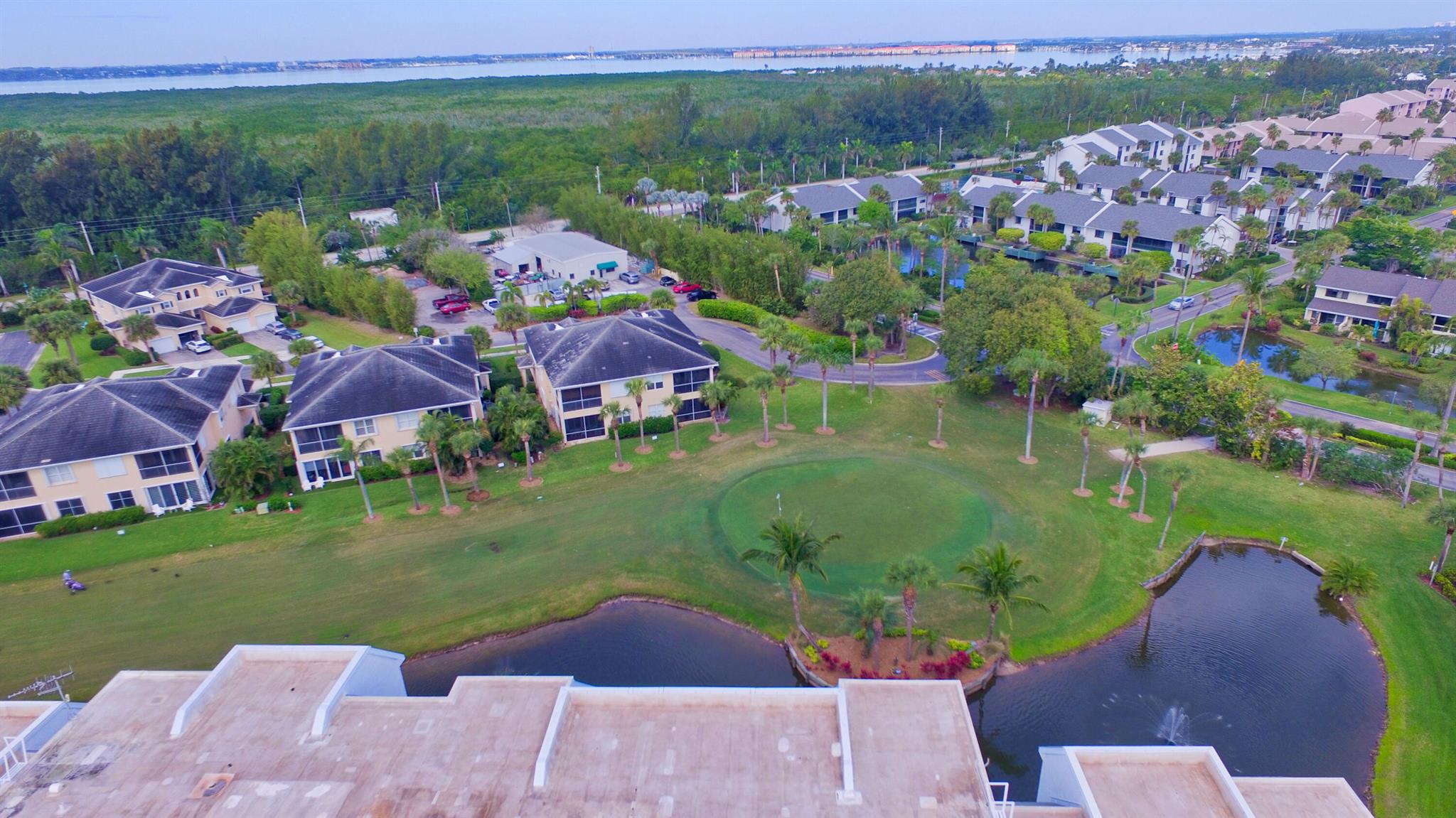 CATAMARAN ll CONDOMINIUM - Residential