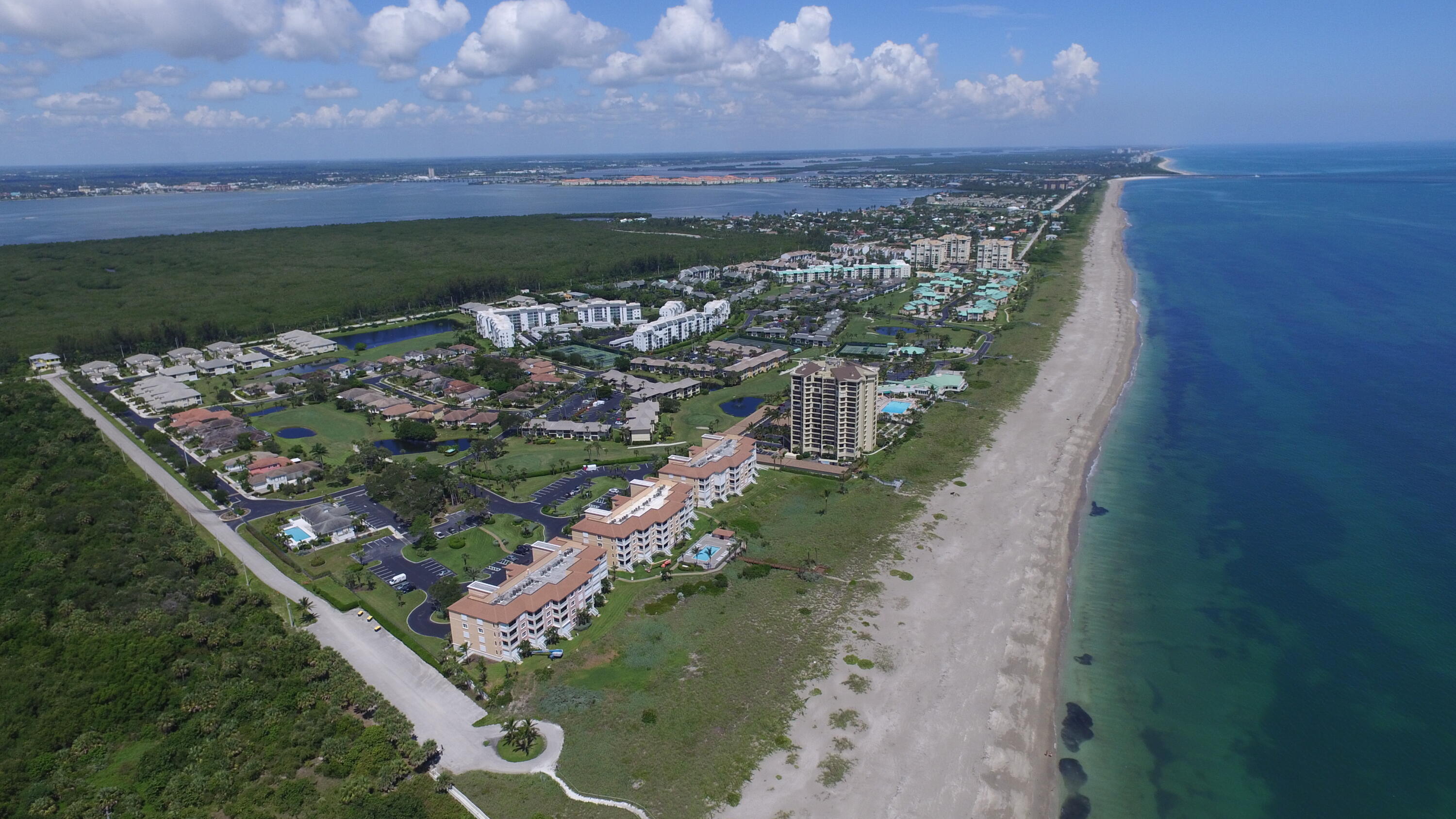 CATAMARAN ll CONDOMINIUM - Residential