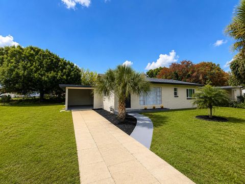 Tiny photo for 1606 N 14th Street, Fort Pierce, FL 34950 (MLS # B26037241)