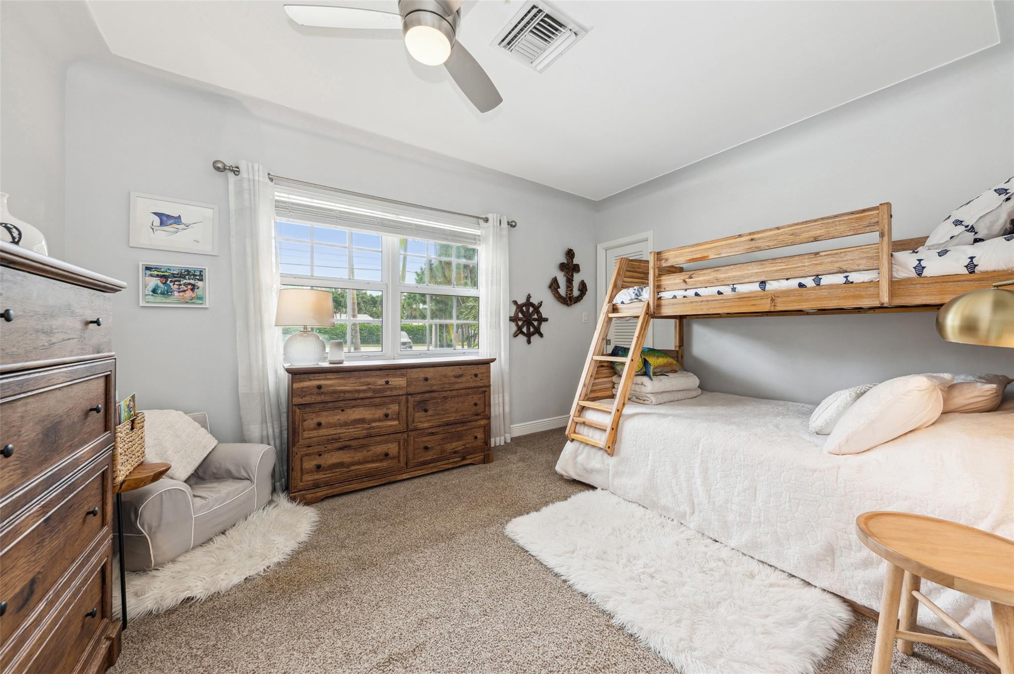 Caliban 27-12 B - Residential