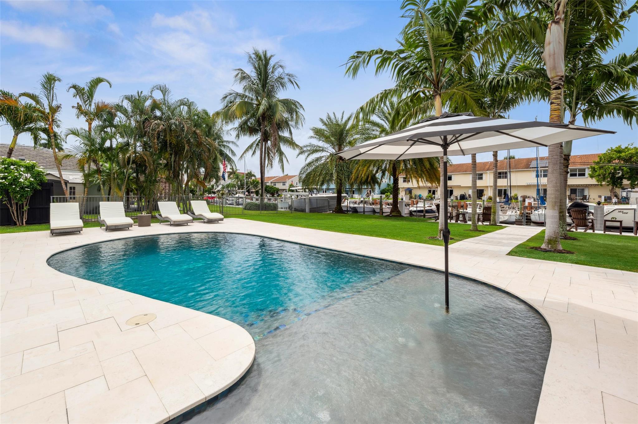 Caliban 27-12 B - Residential