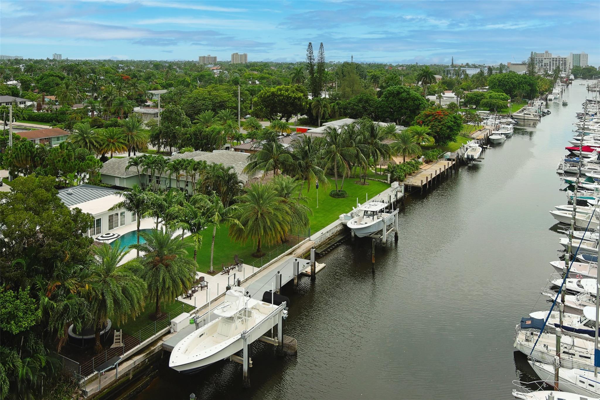 Caliban 27-12 B - Residential