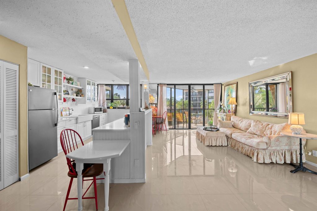 Photo of 800 Jeffery Street #204, Boca Raton, FL 33487 (MLS # R11146923)