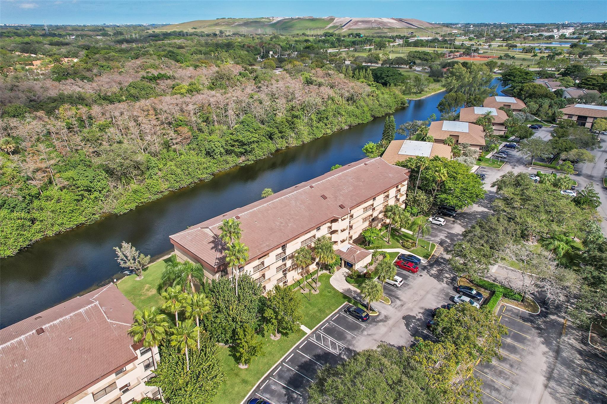 APPLEWOOD VILLAGE I-B CON - Residential