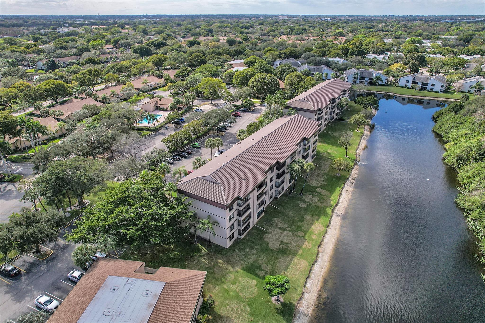 APPLEWOOD VILLAGE I-B CON - Residential