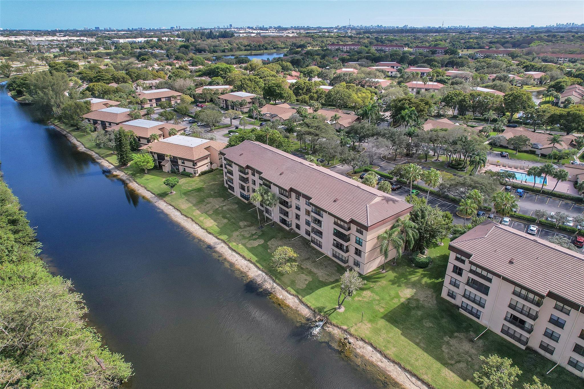 APPLEWOOD VILLAGE I-B CON - Residential