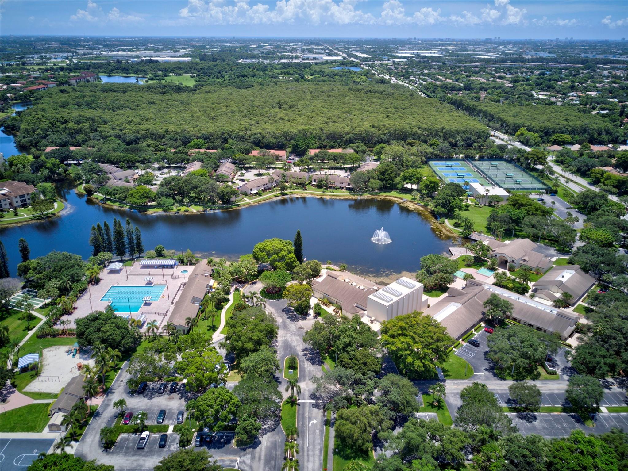 APPLEWOOD VILLAGE I-B CON - Residential