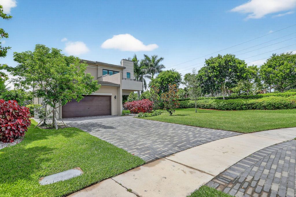 Photo of 10990 Oceano Way, Parkland, FL 33076 (MLS # R11120520)