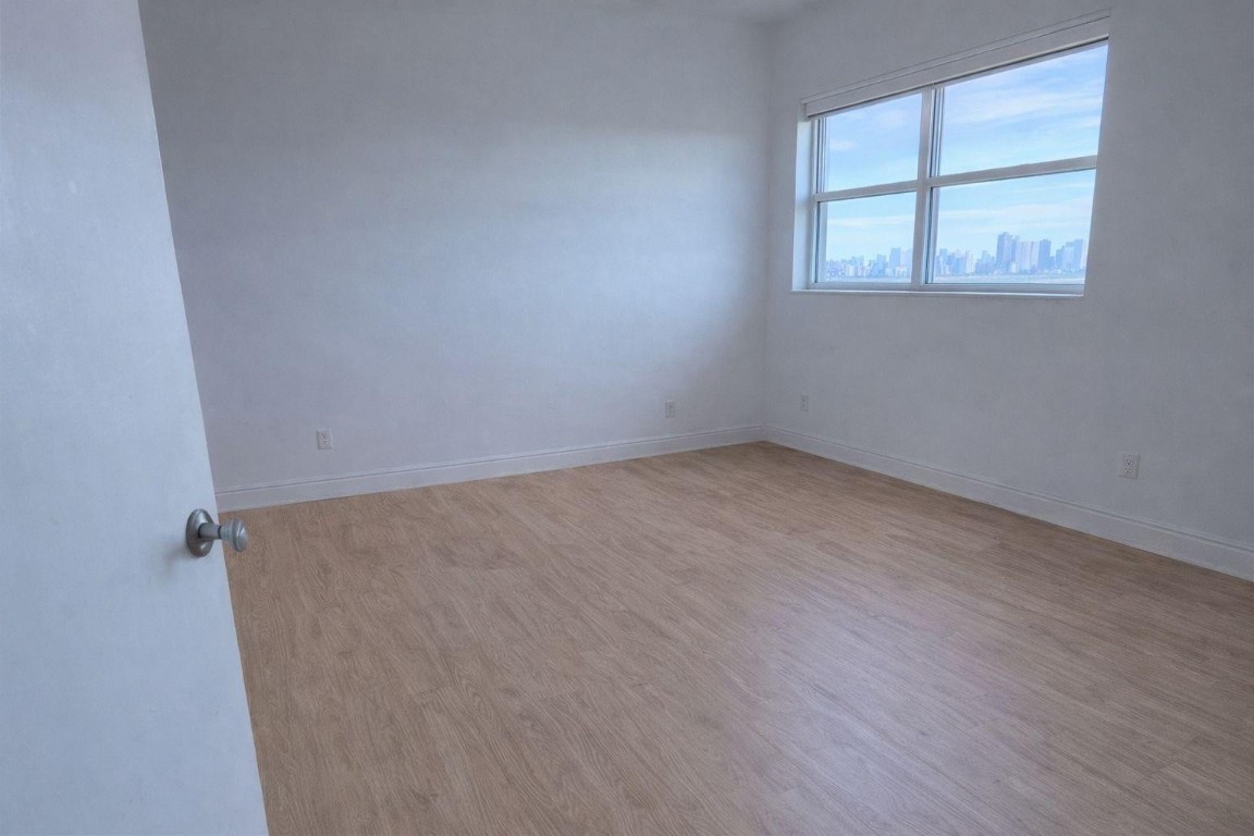 151 at Biscayne - Residential