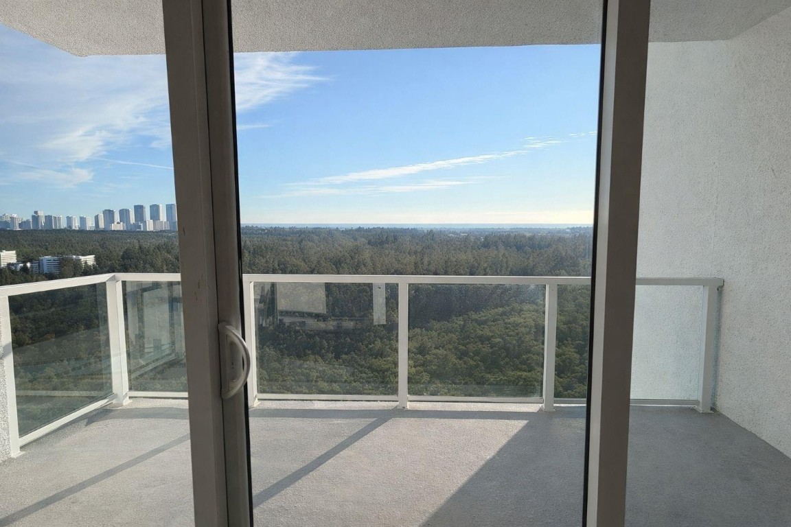 151 at Biscayne - Residential