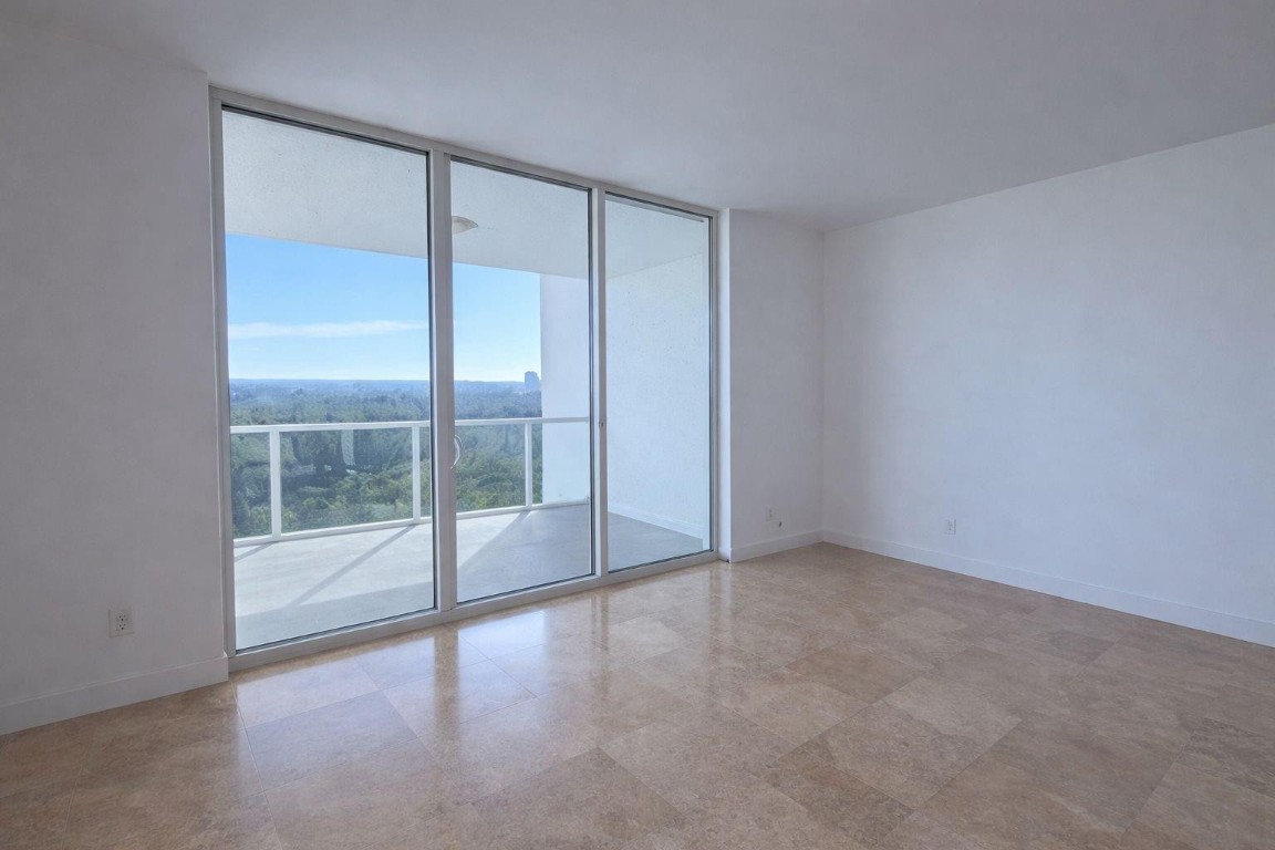 151 at Biscayne - Residential