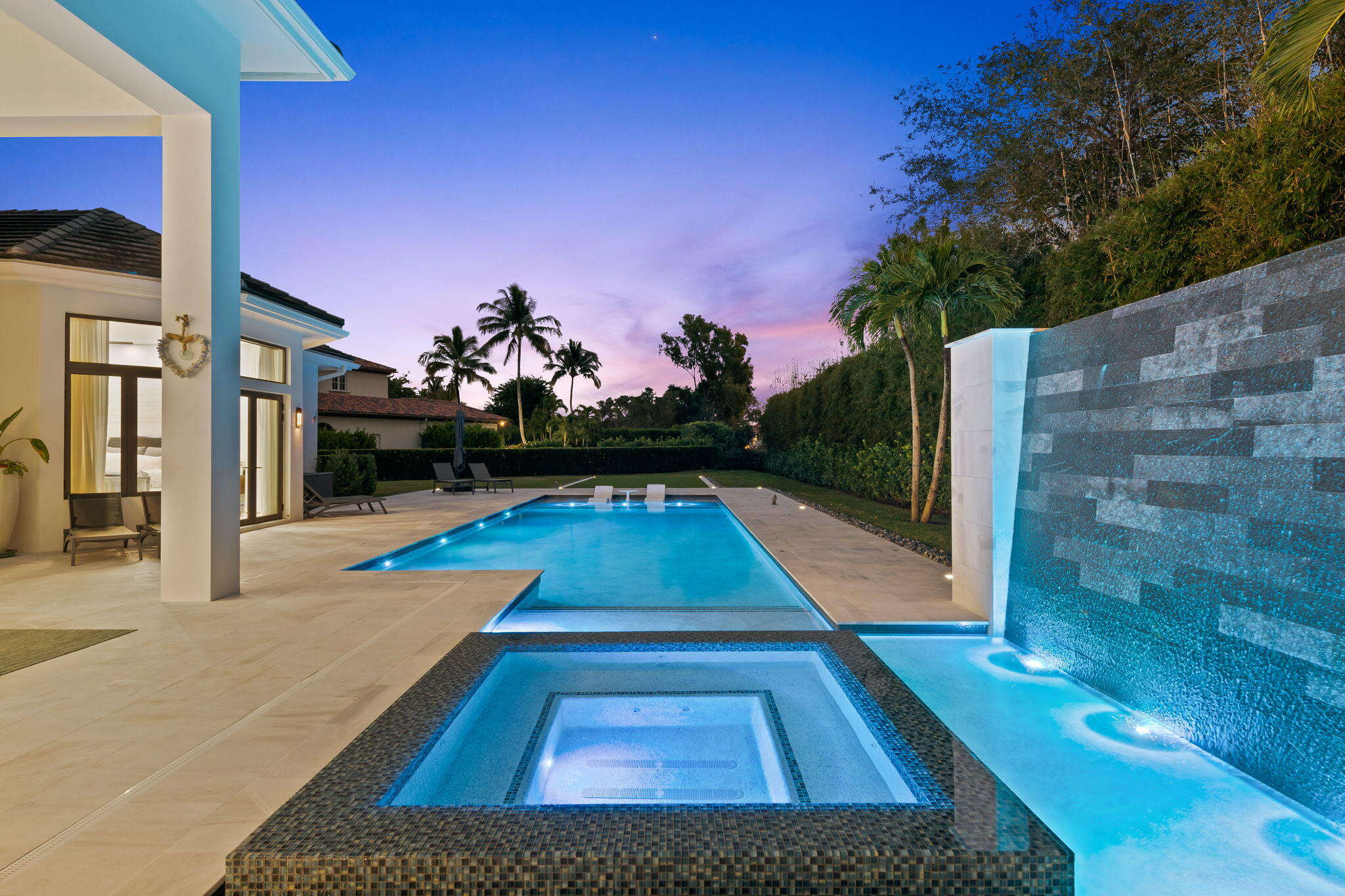 LONG LAKE ESTATES - Residential