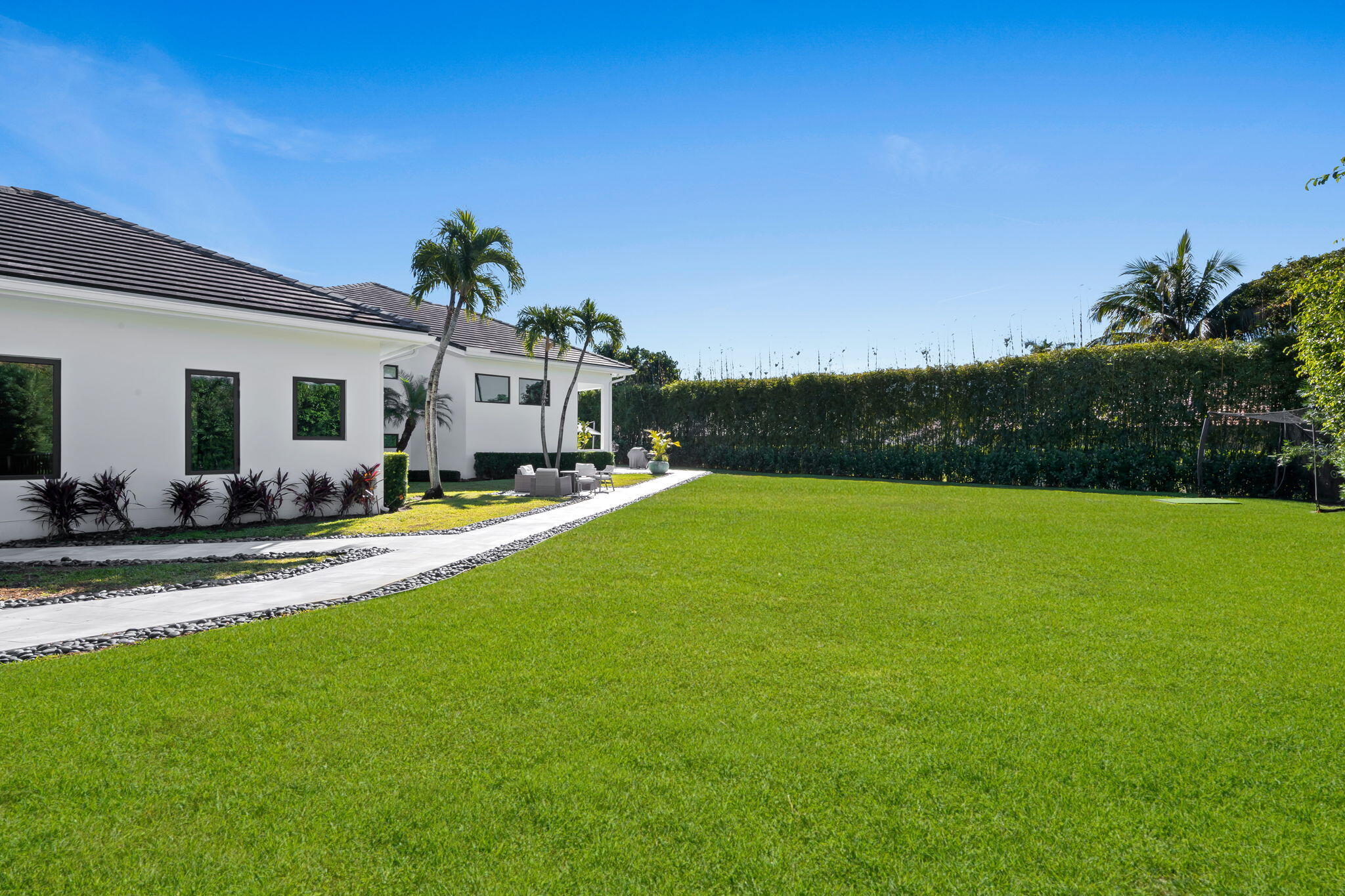 LONG LAKE ESTATES - Residential