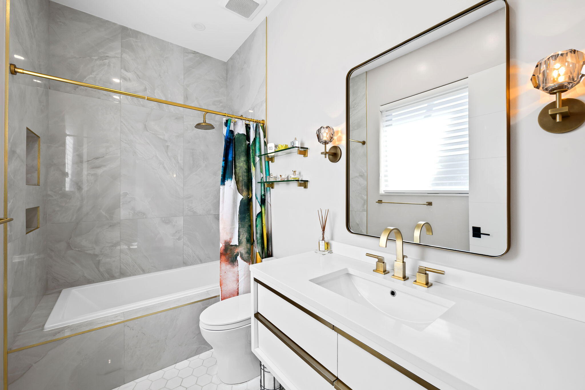 LONG LAKE ESTATES - Residential