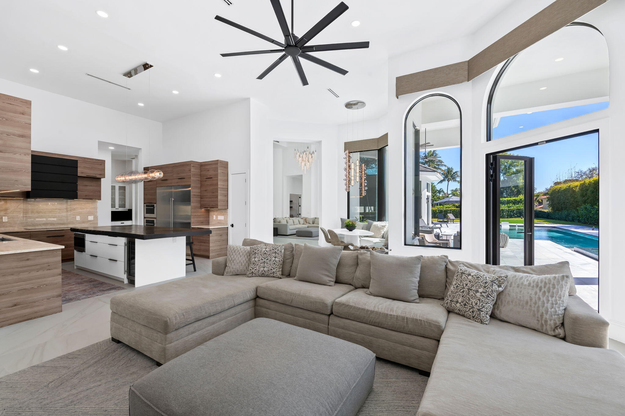 LONG LAKE ESTATES - Residential