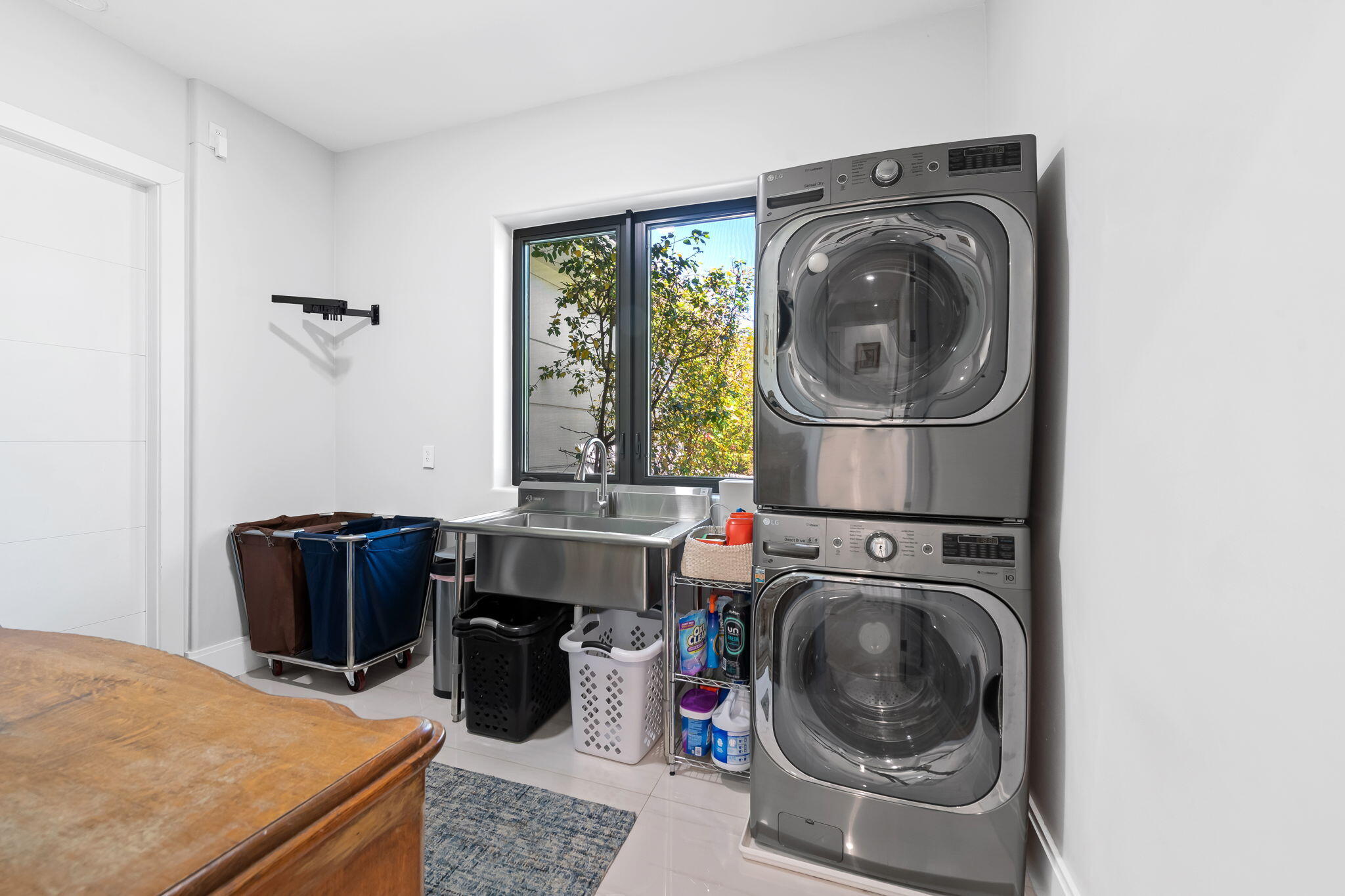 LONG LAKE ESTATES - Residential