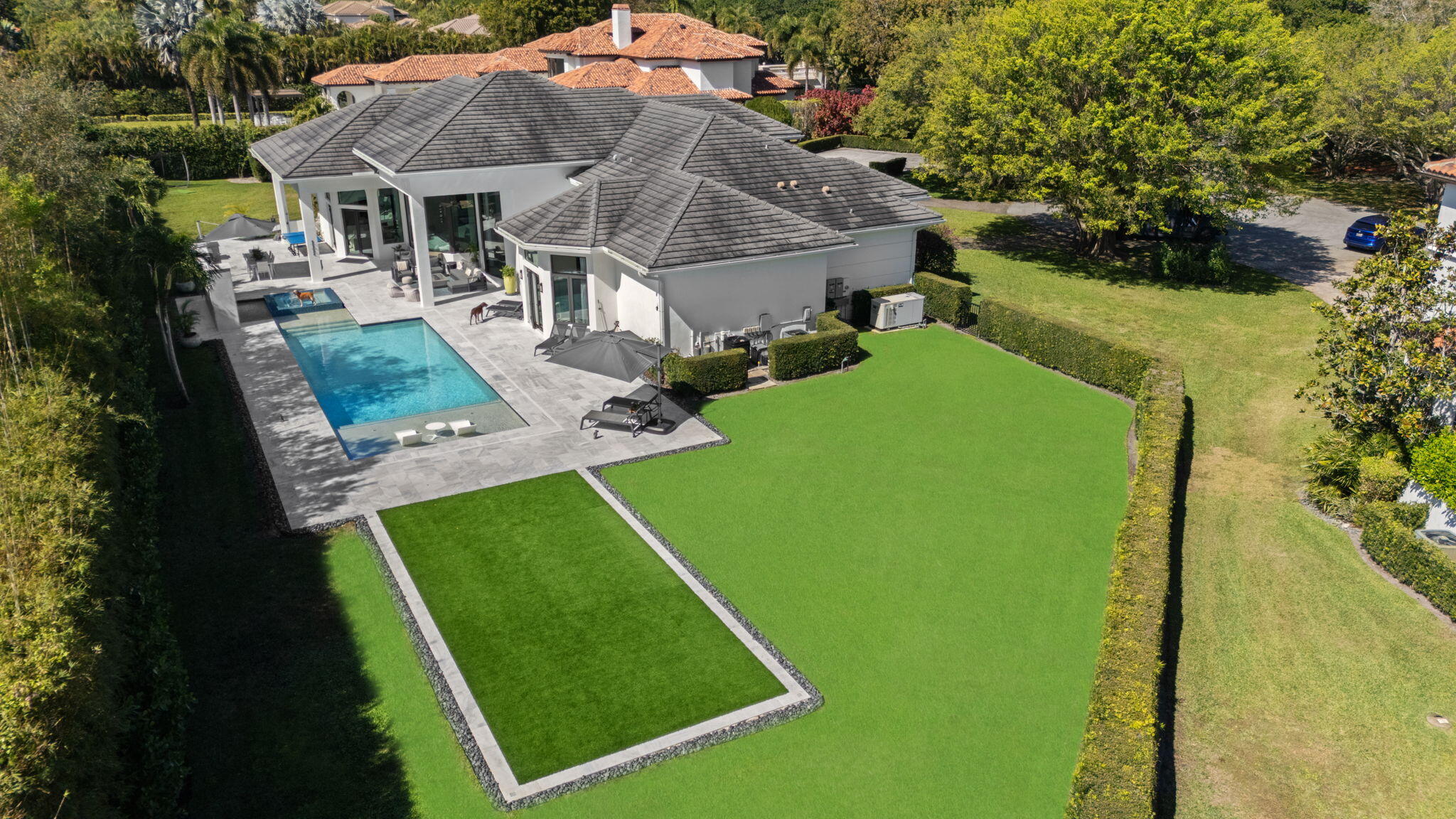 LONG LAKE ESTATES - Residential