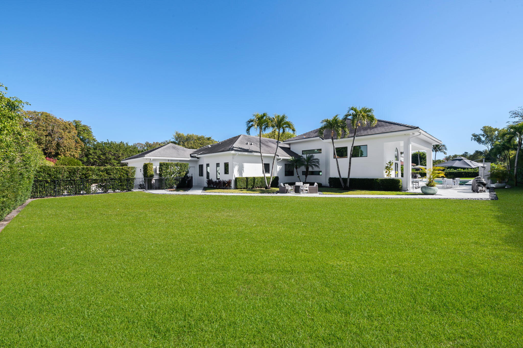 LONG LAKE ESTATES - Residential