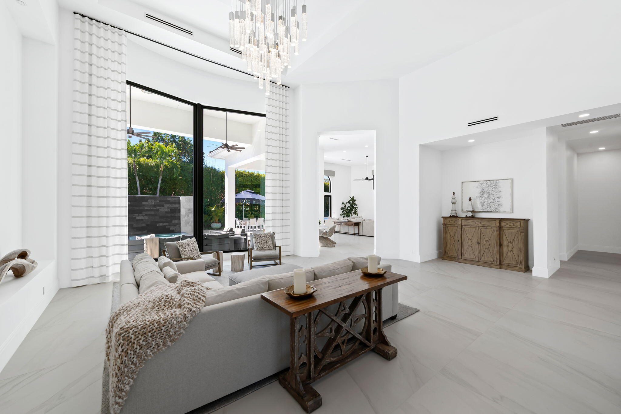 LONG LAKE ESTATES - Residential