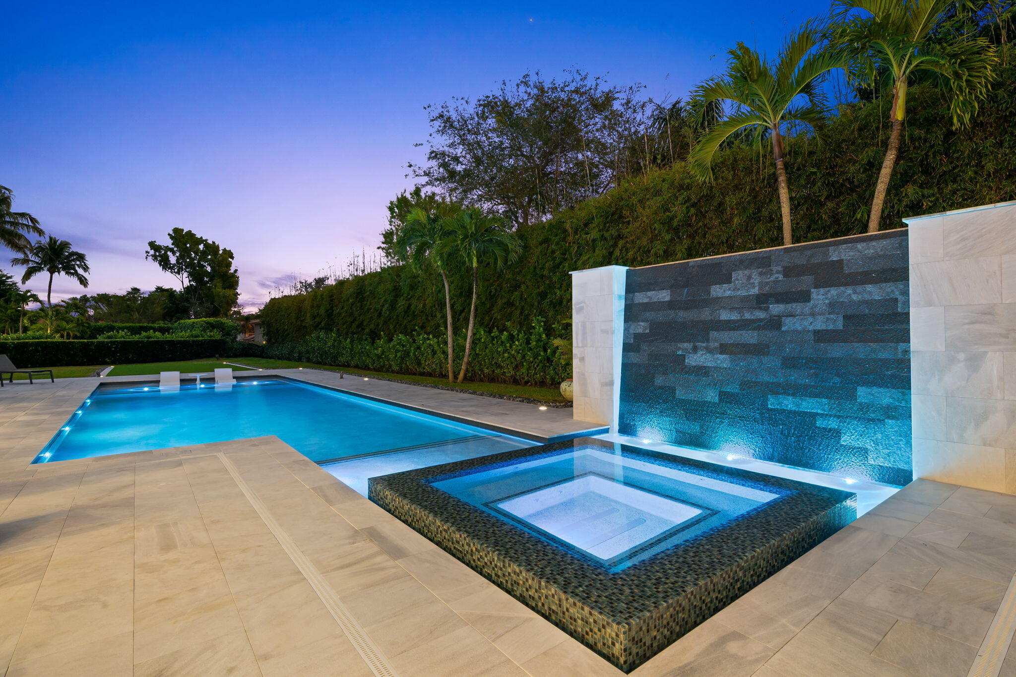 LONG LAKE ESTATES - Residential