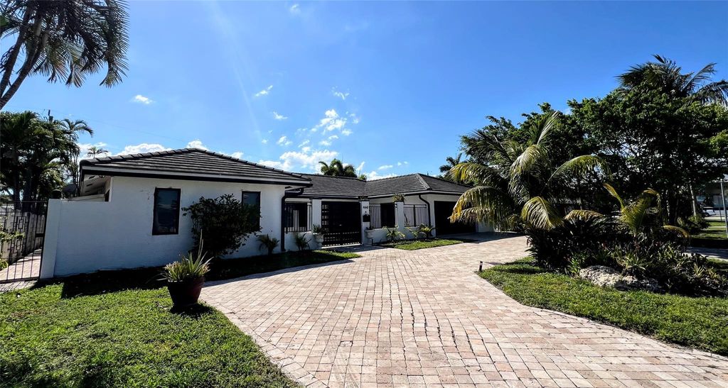 Photo of 4441 NE 19th Avenue, Oakland Park, FL 33308 (MLS # F10503310)