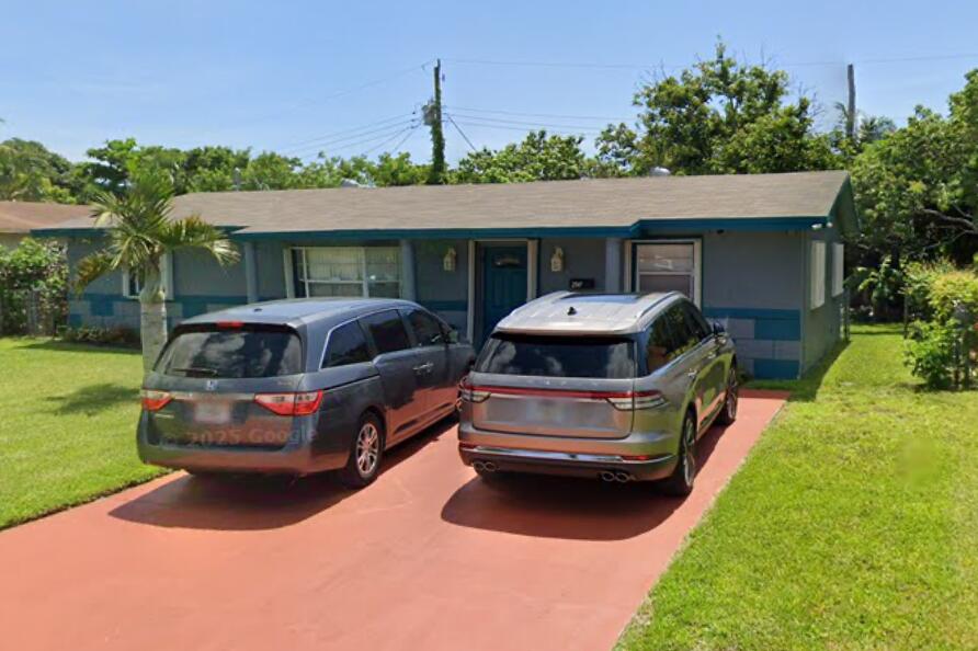 Photo of 650 SW 28TH Way, Fort Lauderdale, FL 33312 (MLS # B26072244)