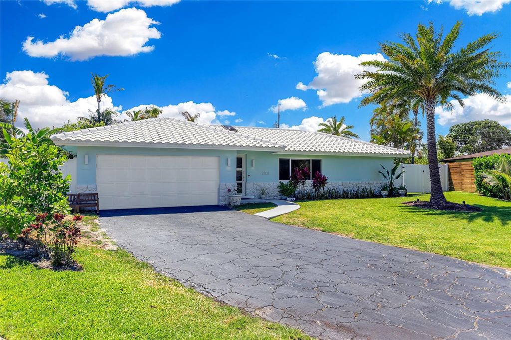 Photo of 2701 NE 2nd Ct, Boca Raton, FL 33431 (MLS # F10446075)