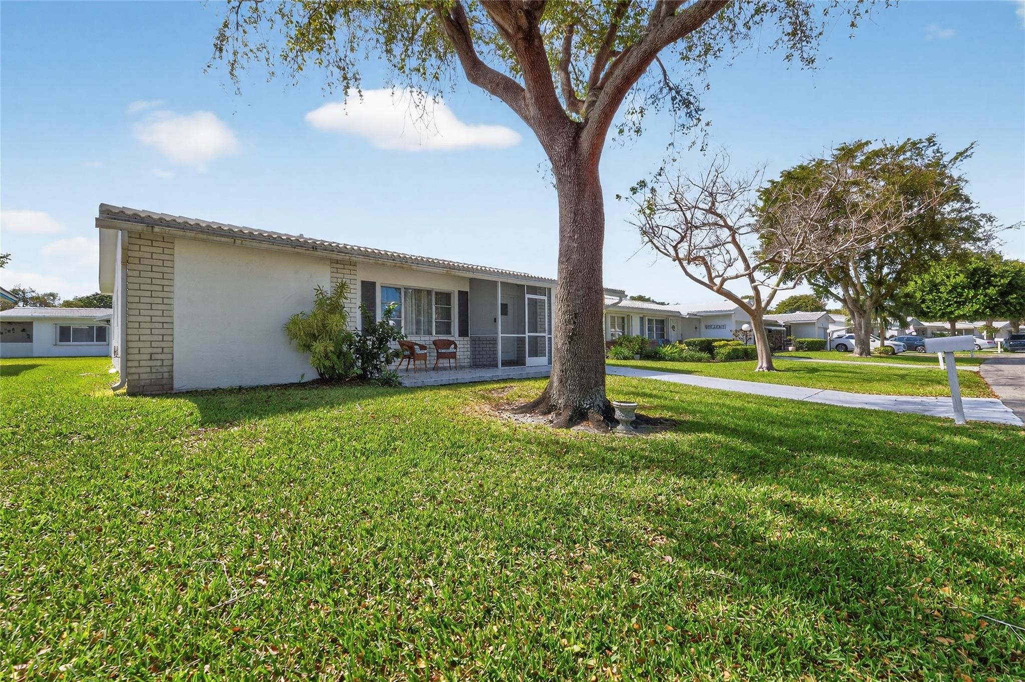 Lauderdale West 3 Sec 83- - Residential