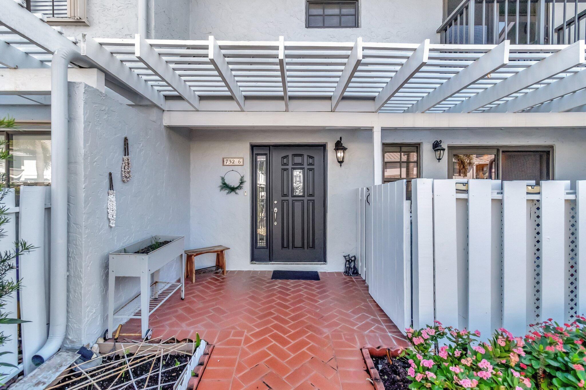 LAKE WORTH MARINER VLG - Residential