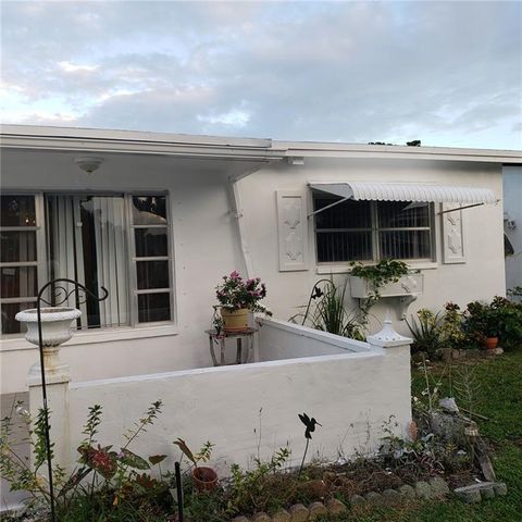 A home in Lauderdale Lakes