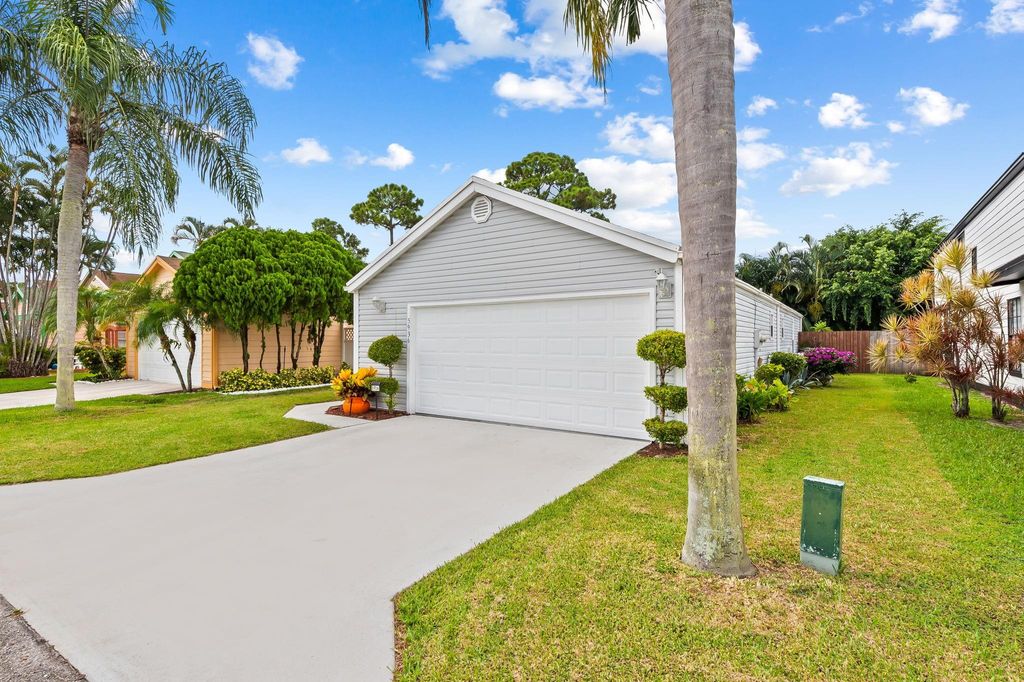 Photo of 5936 Snowdrop Way, West Palm Beach, FL 33415 (MLS # F10515381)