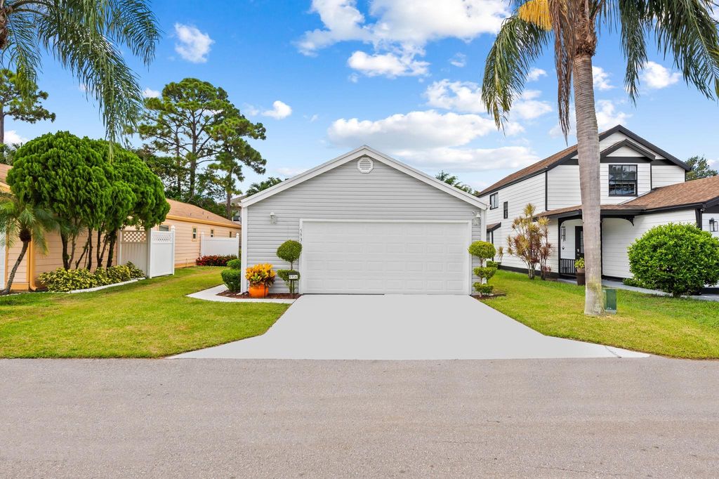 Photo of 5936 Snowdrop Way, West Palm Beach, FL 33415 (MLS # F10515381)