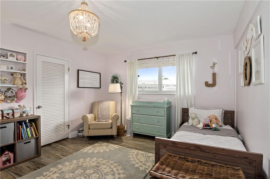 BEACON LIGHT SHOPPING CTR - Residential