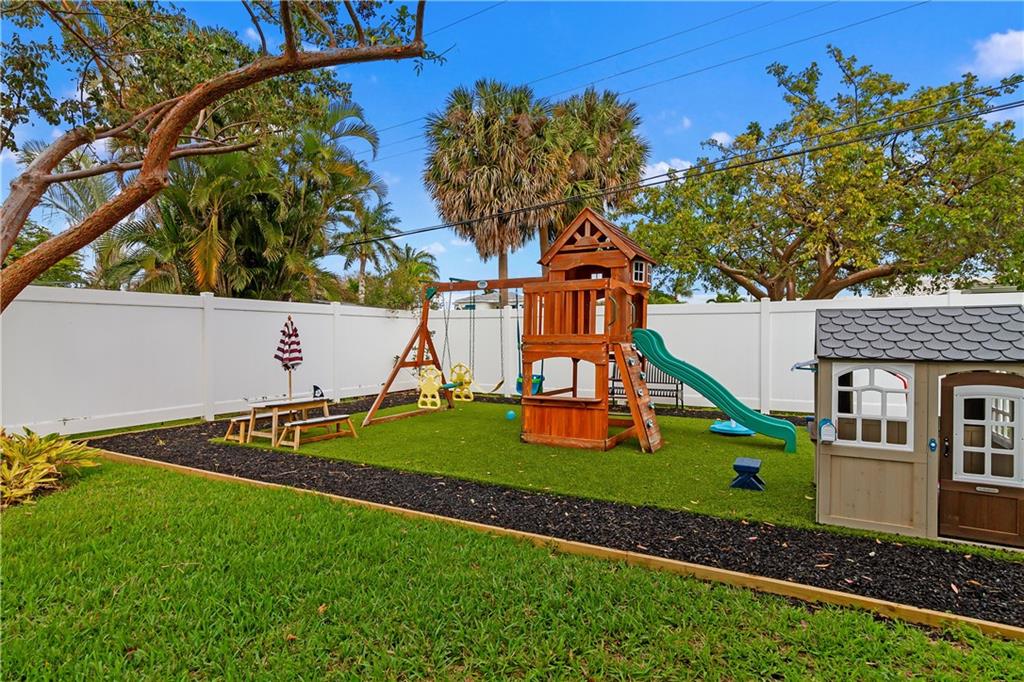 BEACON LIGHT SHOPPING CTR - Residential