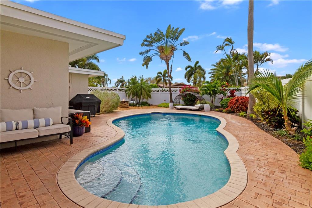 BEACON LIGHT SHOPPING CTR - Residential