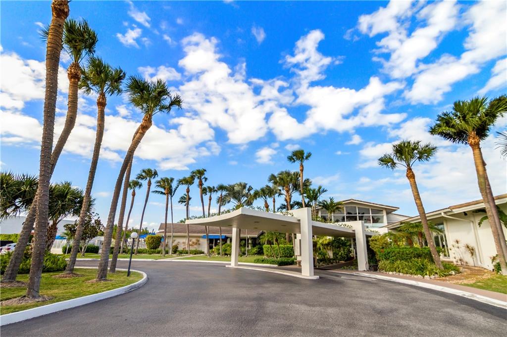 BEACON LIGHT SHOPPING CTR - Residential