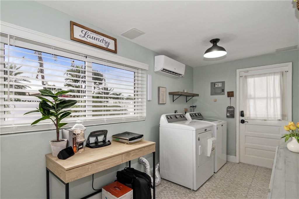 BEACON LIGHT SHOPPING CTR - Residential