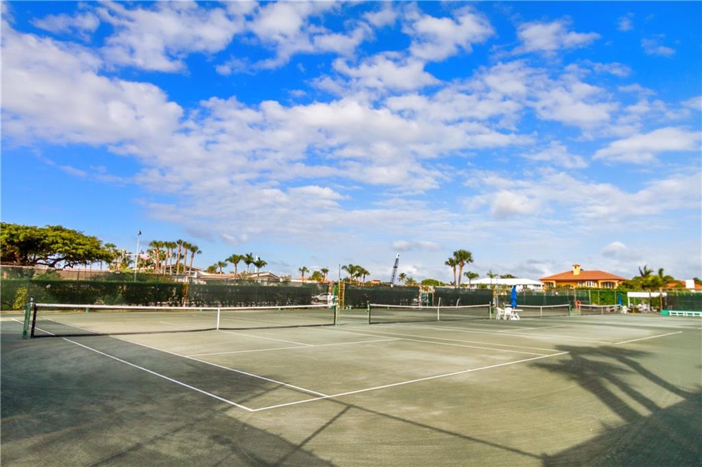 BEACON LIGHT SHOPPING CTR - Residential