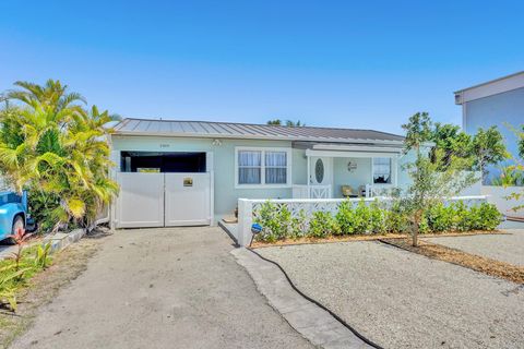 Tiny photo for 1969 NE 5th Street #1-2, Deerfield Beach, FL 33441 (MLS # B26029190)