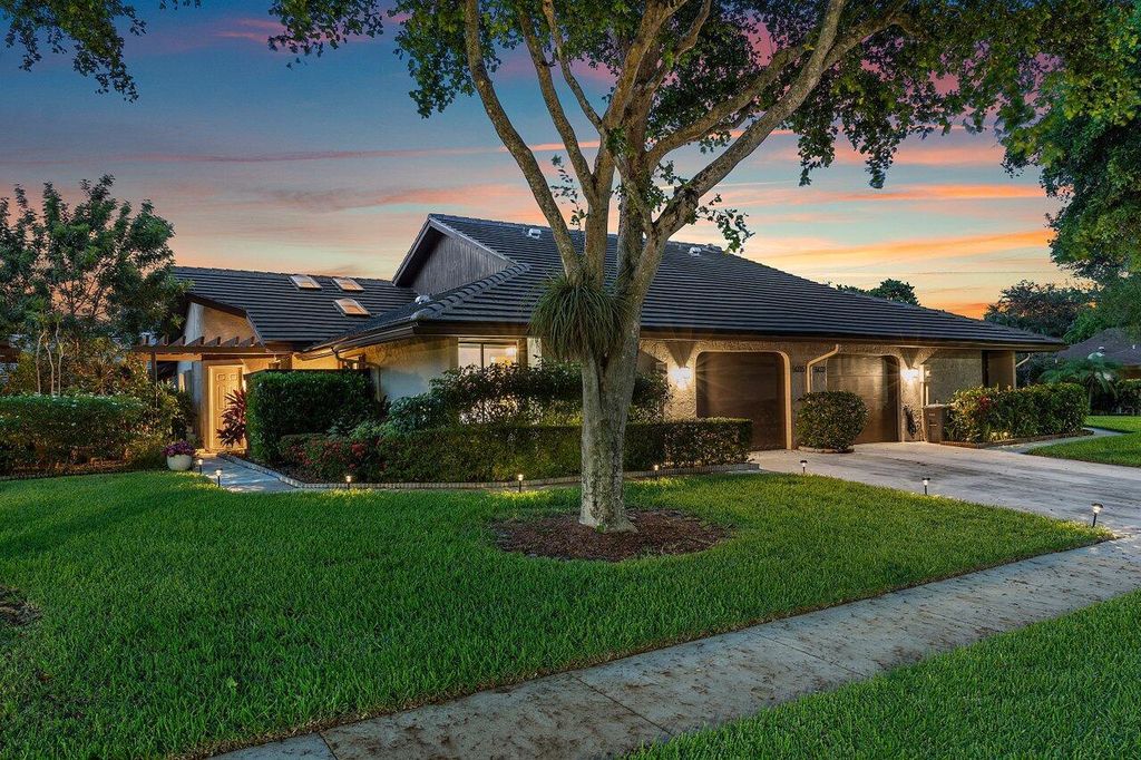 Photo of 5035 Pine Drive, Boynton Beach, FL 33437 (MLS # R11013323)