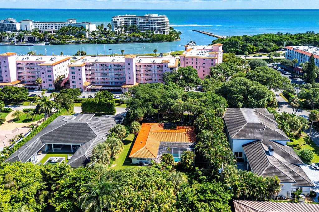 Photo of 1075 Banyan Road, Boca Raton, FL 33432 (MLS # B26091968)