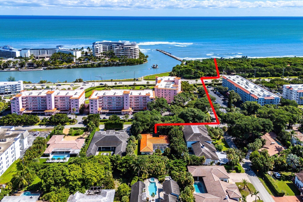 Photo of 1075 Banyan Road, Boca Raton, FL 33432 (MLS # B26091968)
