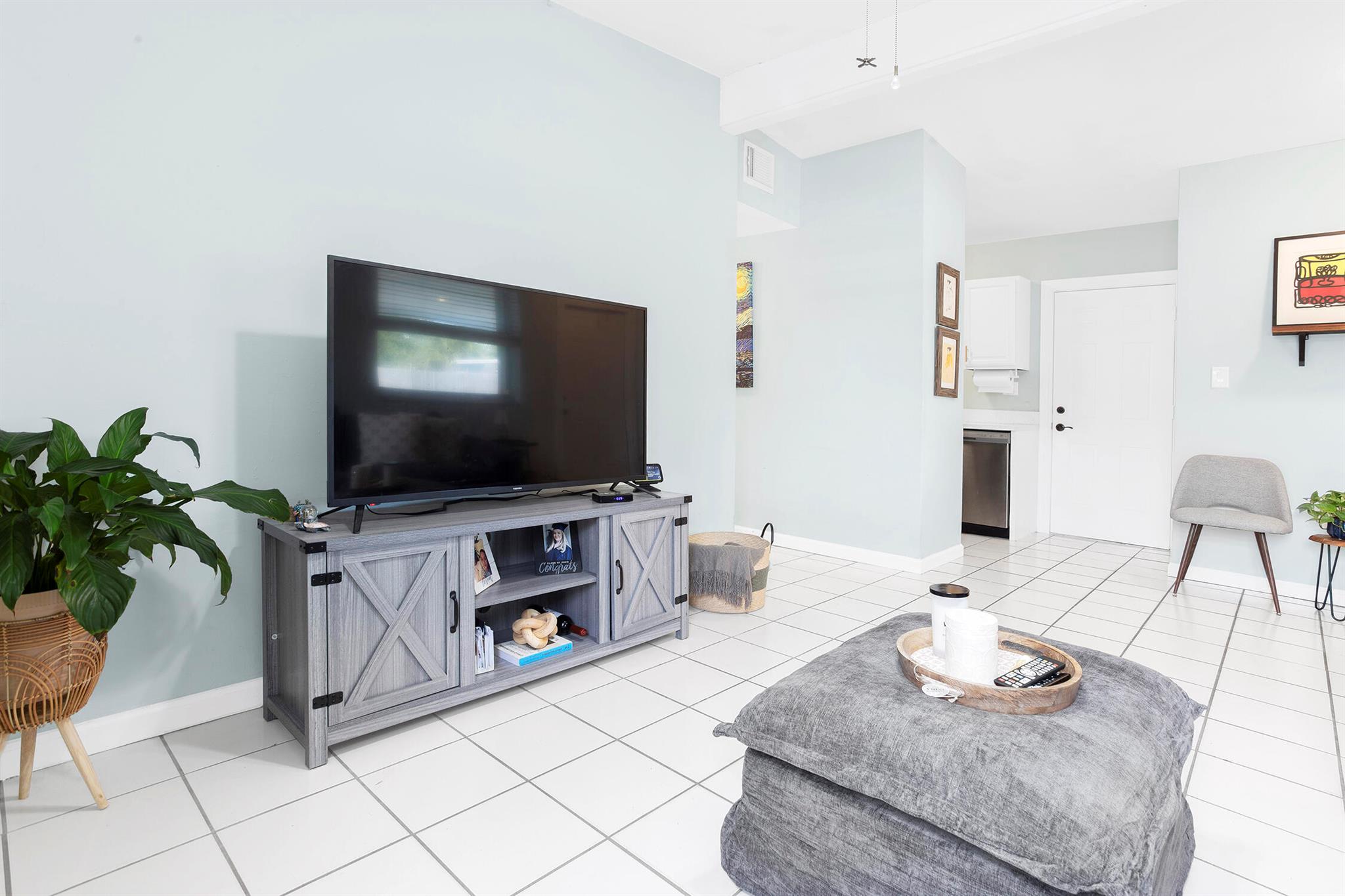 5241 NE 16th Terrace E